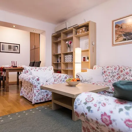 Apartamento 2 Bedroom Family On The Buda Side *